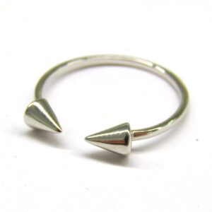 Anello in oro bianco aperto